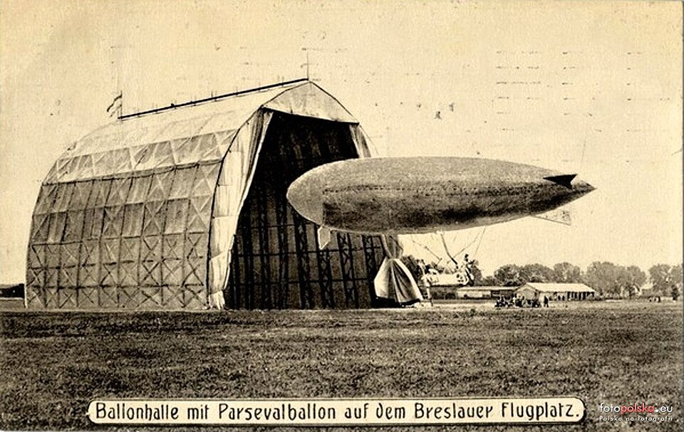 Hangar sterowców na lotnisku Gądów w 1910 roku